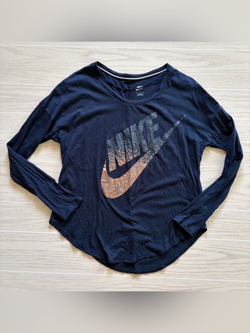 Nike Long Sleeve Tee in Navy with Rose Gold Metallic Swoosh Women’s Medium